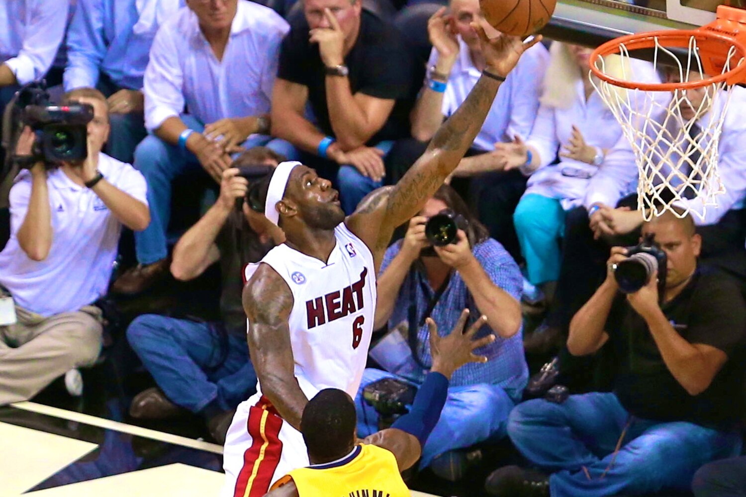 Comparing LeBron James' Playoff BuzzerBeating Shots to Michael Jordan