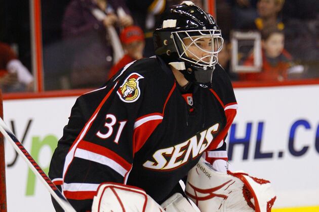 Columbus Blue Jackets Re-Sign Goaltender Curtis McElhinney