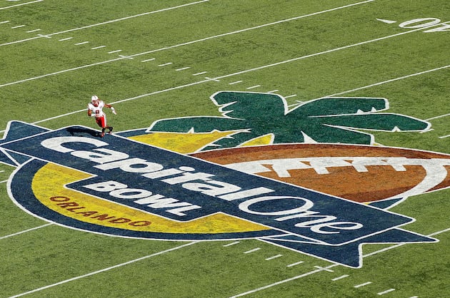 4 Bowl Games Kicking off Within 1 Hour of Each Other on Jan. 1? Ridiculous