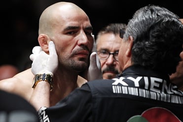 Following UFC 160 Win, Glover Teixeira Offers Services for Jones Title Fight