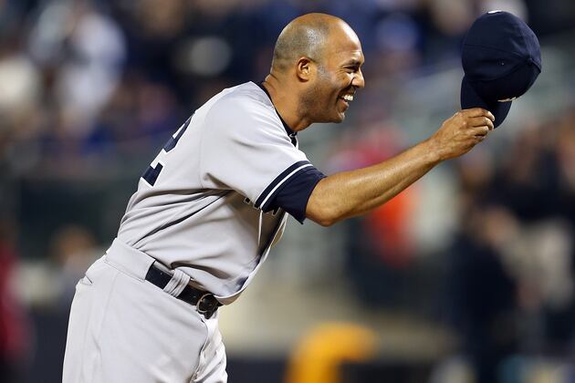 Mariano Rivera Starts and Ends Yankees-Mets Game on the Mound