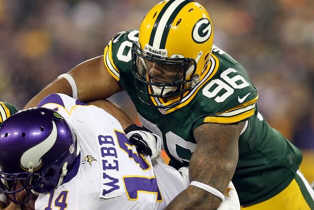 Seeking Flexibility on Defense, Packers Continue to Work Neal at Outside LB