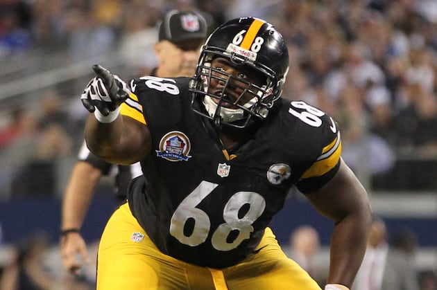 Steelers Working Kelvin Beachum at Center