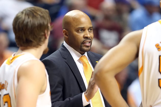 Dave Hart Pleased with Progress of Men's Basketball