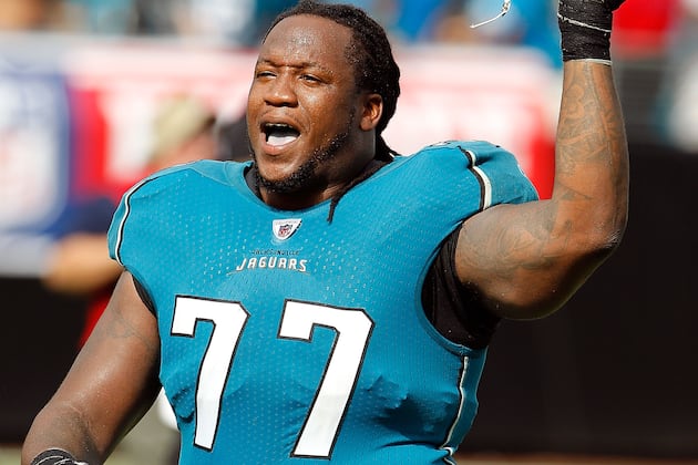 Jags' Uche Nwaneri Has Modern Treatment for Injured Knee