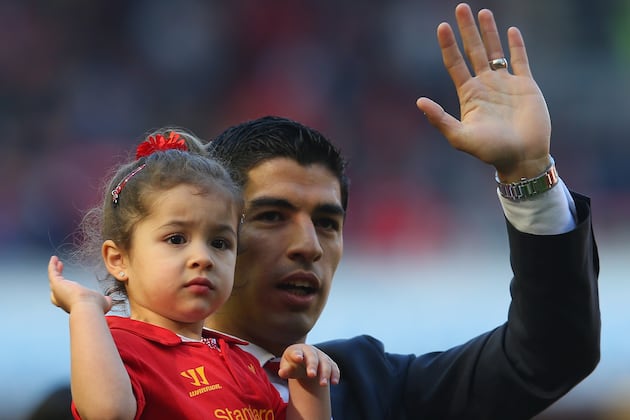 Liverpool Transfer News: Luis Suarez Comments on Possible Move, Life in England