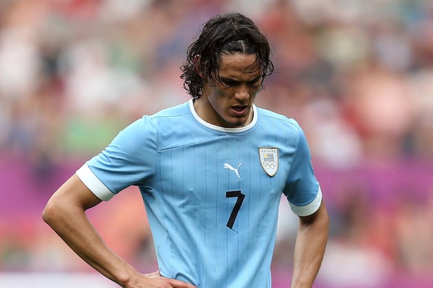 Cavani Goal Gives Uruguay Much Needed Win in Venezuela