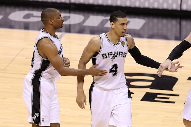 VIDEO: All 16 of the Spurs' 3-Pointers in Their Game 3 Romp