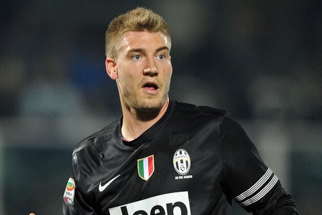 Nicklas Bendtner Set to Leave Arsenal in Coming Weeks