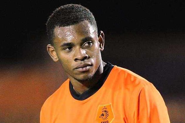 Villa to Complete Signing of Leandro Bacuna