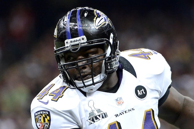 Chiefs Hold Initial Talks with Vonta Leach
