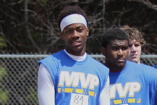 Gamecocks Land 2015 4-Star D-End