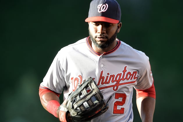 Denard Span Fouls Ball off Right Foot Again