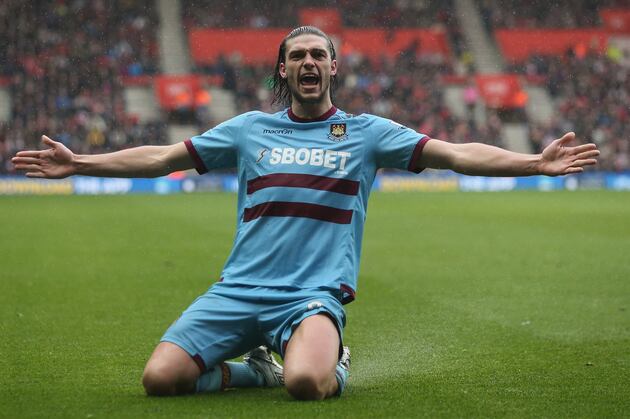 Joe Kinnear Wants Newcastle to Sign a Striker to Help Alan Pardew