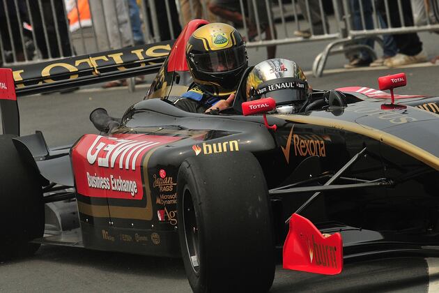 Lotus Sells Stake in Team to Investment Group