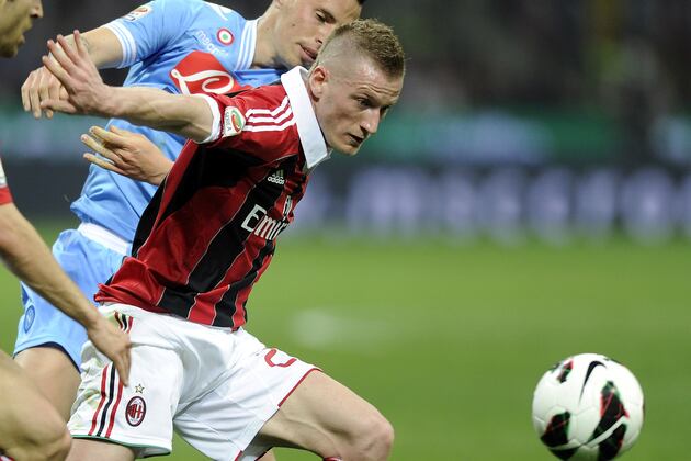 Carlos Tevez Not Wanted by AC Milan Star