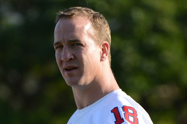 Peyton Manning Films Ad to Support Pat Summitt Foundation