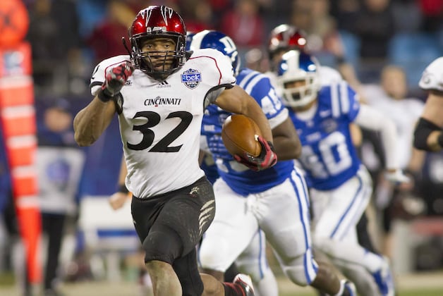 Bearcats' RB Winn Signed by Patriots