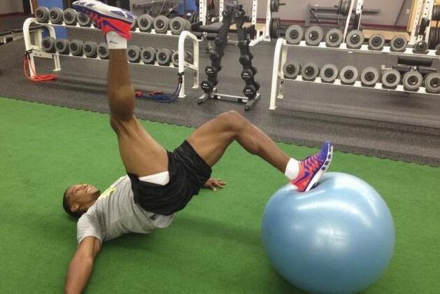 Victor Cruz Mirrors NY Giants Workouts While Holding out for Bigger Deal