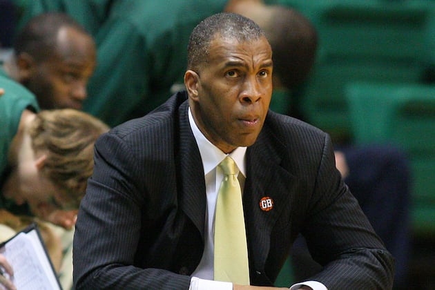 TSU Signs Basketball Coach Mike Davis to Two-Year Extension