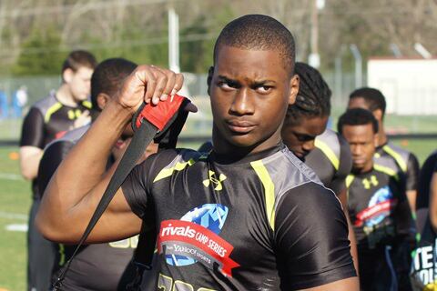 Linebacker Malik Carney Commits to North Carolina's Class of 2014