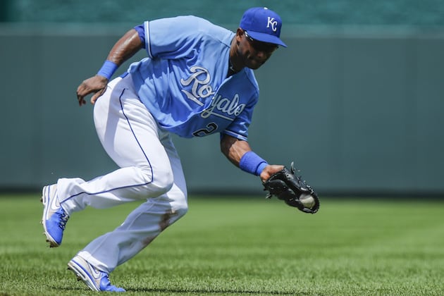 De Aza's Sac Fly Lets White Sox Edge Royals