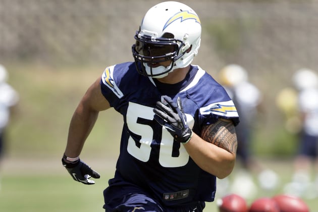 Manti Te'o Trying Not to Give Veterans Any Reason to Dislike Him