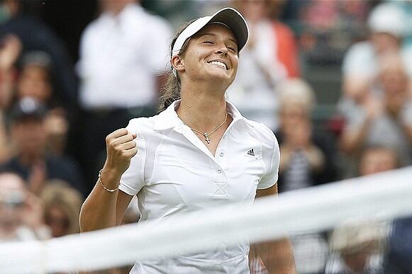 Robson Stuns Kirlenko in Straight-Sets Victory to Advance to 2nd Round
