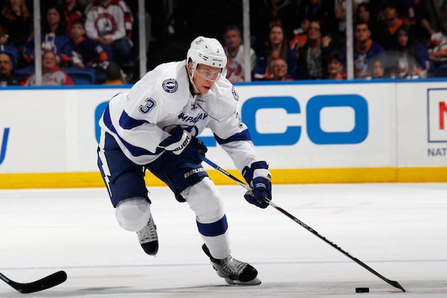 Lightning Re-Sign Defenseman Keith Aulie