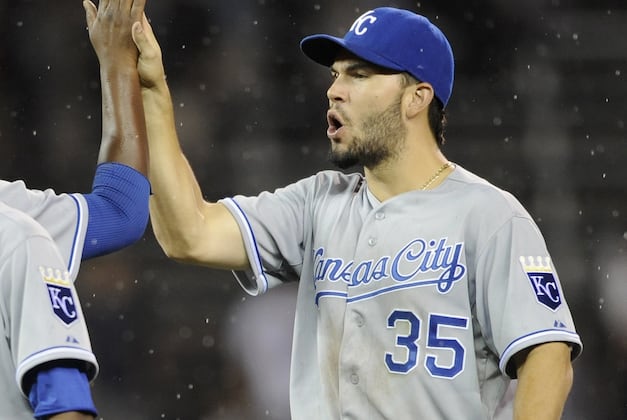 Royals Belt Season-High 4 HRs, Rout Twins