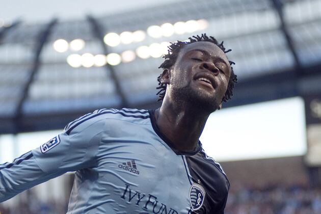 GOAL: Kamara Settles, Drives into the Back of the Net