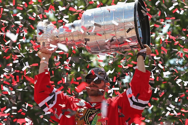 Blackhawks Fans Go Ga-Ga over Memorabilia After Stanley Cup Final Win
