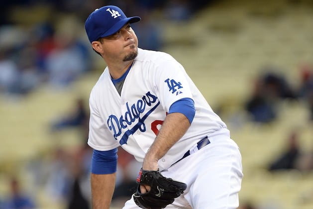 Dodgers' Josh Beckett: 'I'd Throw ... and I Couldn't Feel My Hand'