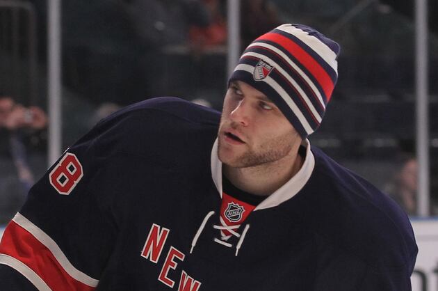 Rangers Don't Extend Qualifying Offer to Sauer