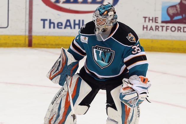Sharks Re-Sign Goaltender Harri Sateri