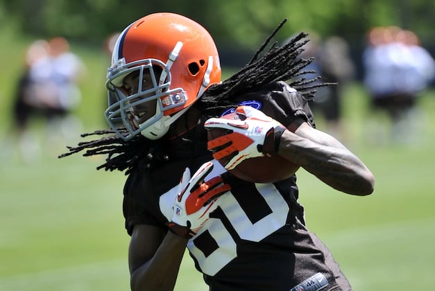 Benjamin, Bess Add Speed to Receiver Corps