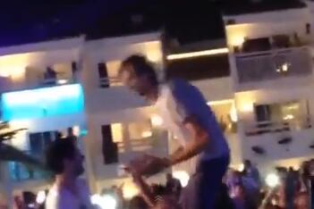 PETER CROUCH GETS DOWN in IBIZA