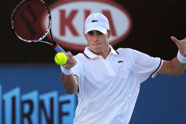 Isner Feeling Better After Knee Injury at Wimbledon