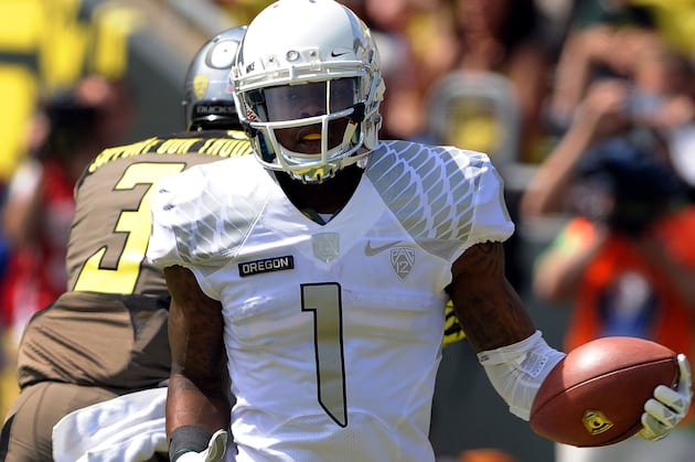 Don't Hassle the Huff: Oregon'S Senior Wideout Primed for a Breakout Year