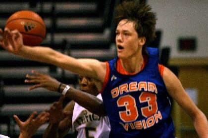 Cats Get Jump on 2015 7-Footer Stephen Zimmerman