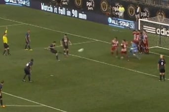 Farfan Gives Philly the Lead on an Indirect Kick