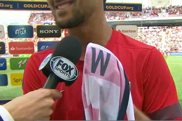 Chris Wondolowski Keeps Letter from Misspelled Jersey, Is the Best