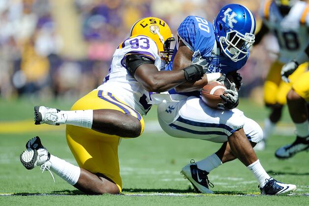 Report: Clemons Expected to Miss Season