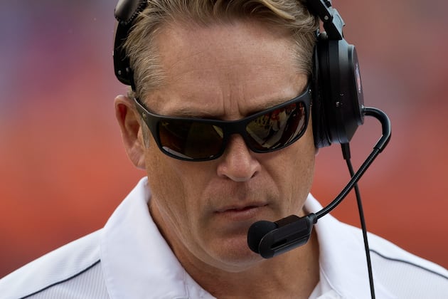 Del Rio Wants to Keep Manning Guessing