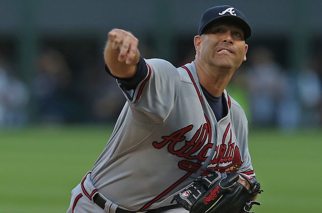 Braves Homer Twice, Hold on for 6-4 Win over the White Sox