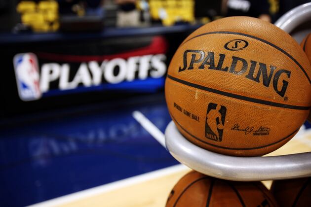 Nuggets Name Karnisovas Asst. GM