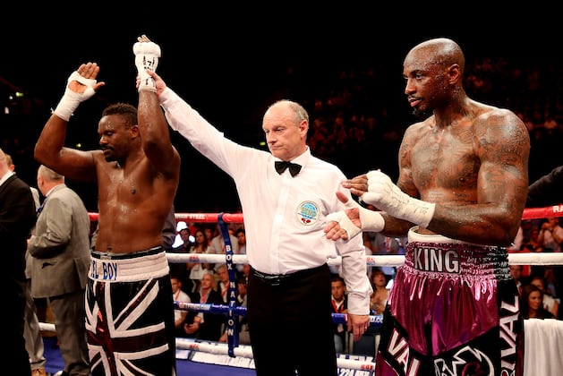 Dereck Chisora Scores Controversial Sixth Round Stoppage Win over Malik Scott