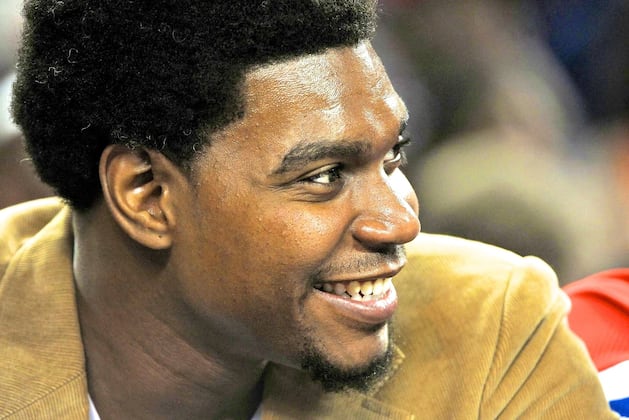 Andrew Bynum Takes Subtle Shot at Lakers Fan, Embraces Passion of Cavs Fans