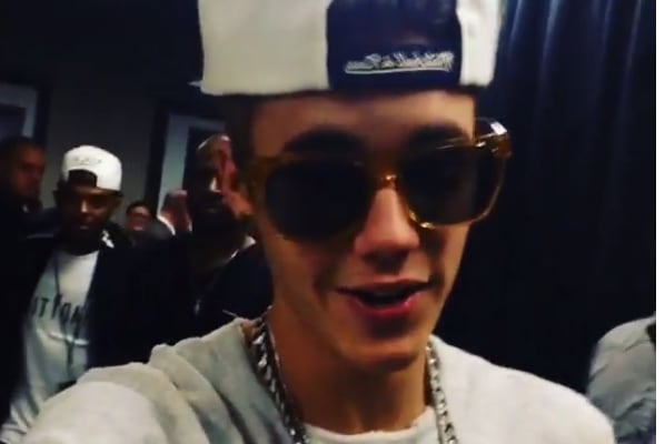 Video: Leafs Present Bieber with Signed Hockey Stick