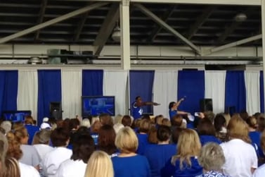 Kentucky Football Entertains Wildcat Faithful at Women's Clinic